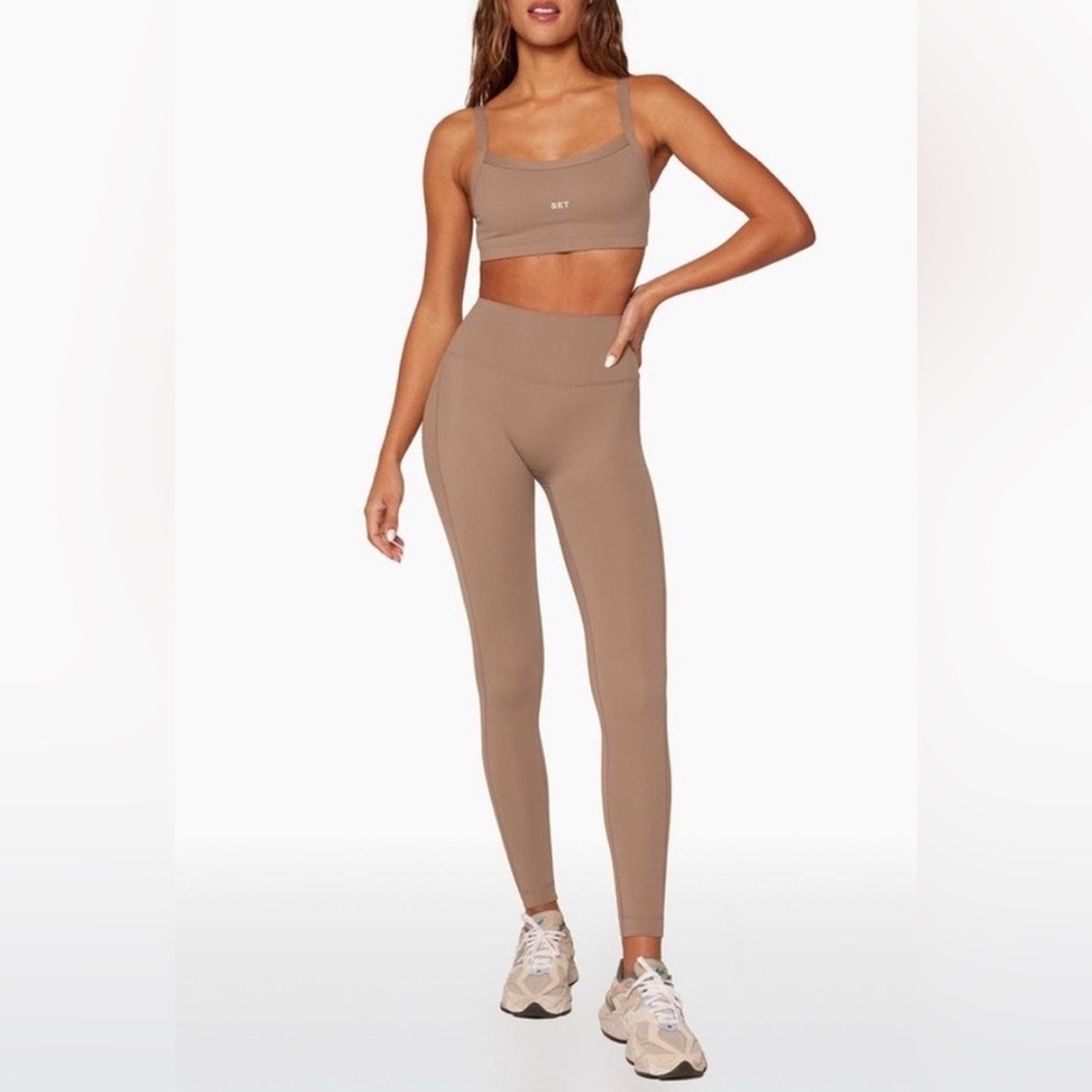 Set active sculpt flex leggings tan color